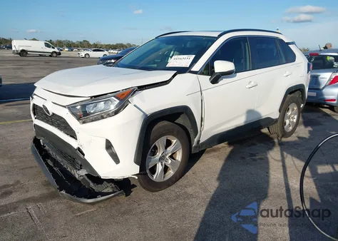 2020 Toyota Rav4 Xle z USA, uszkodzony, nr VIN JTMW1RFV2LD058980
